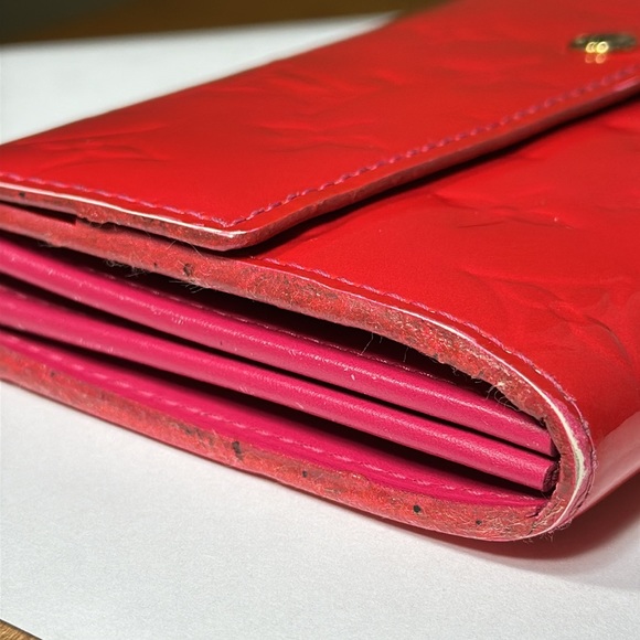 *HTF Color!* LOUIS VUITTON Vernis Sarah Wallet - Picture 5 of 16
